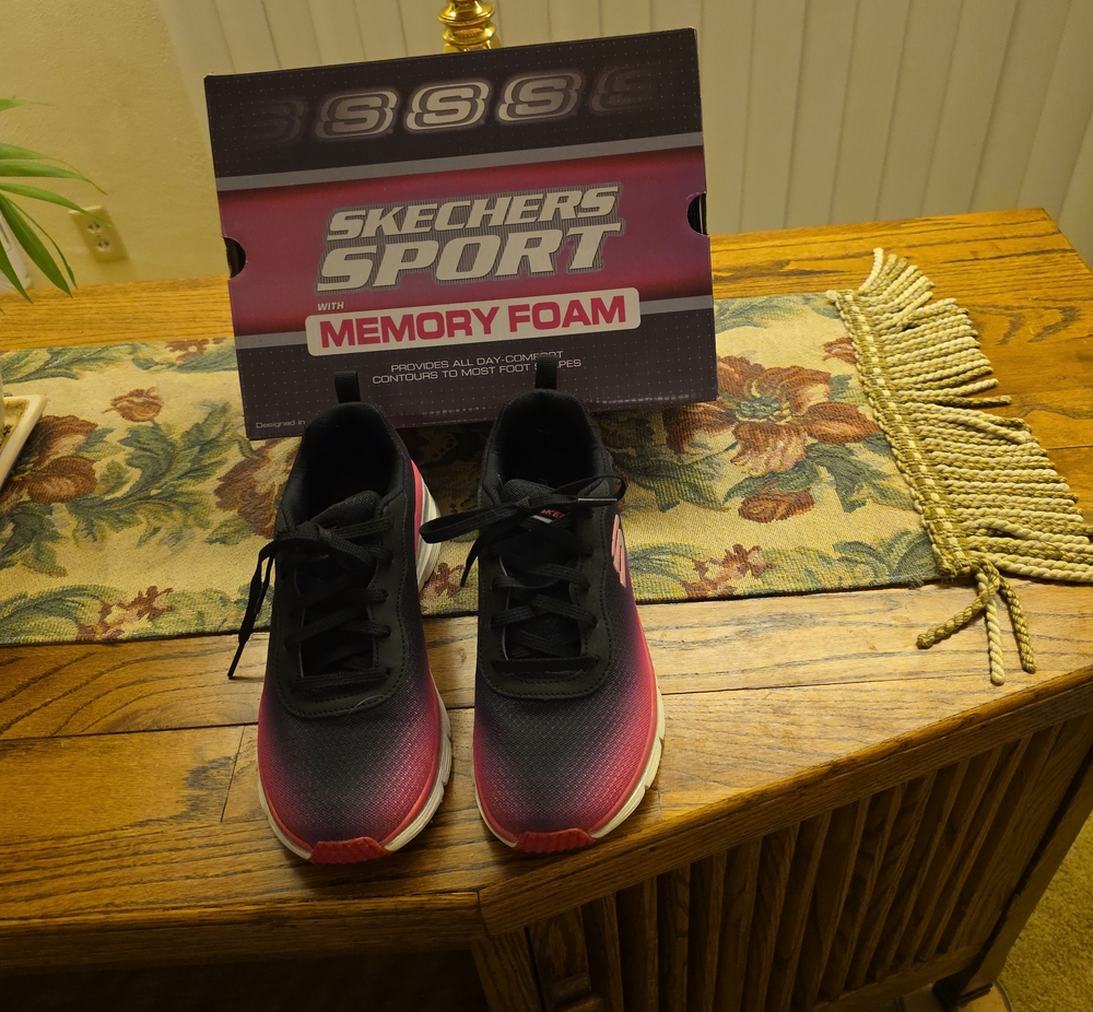 Skechers Women Lace-Up Sneakers in Black and Pink Gradient